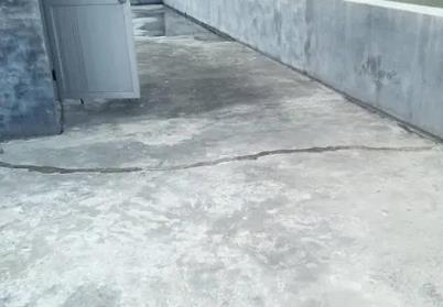 柞水楼顶漏水维修公司分享下如何解决卫生间隐蔽部位漏水的问题?